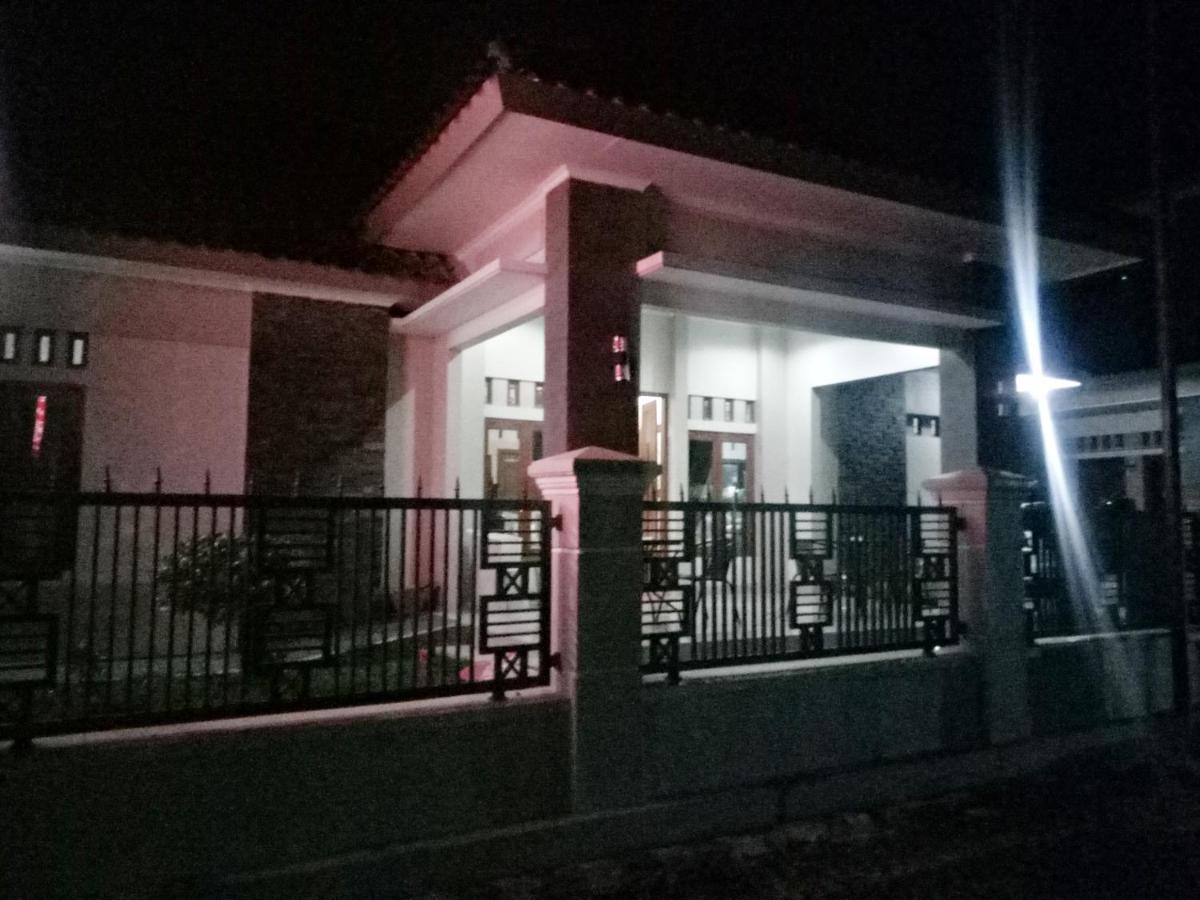 WISMA ANDALI Syariah near RSUD Cideres Majalengka Bagian luar foto